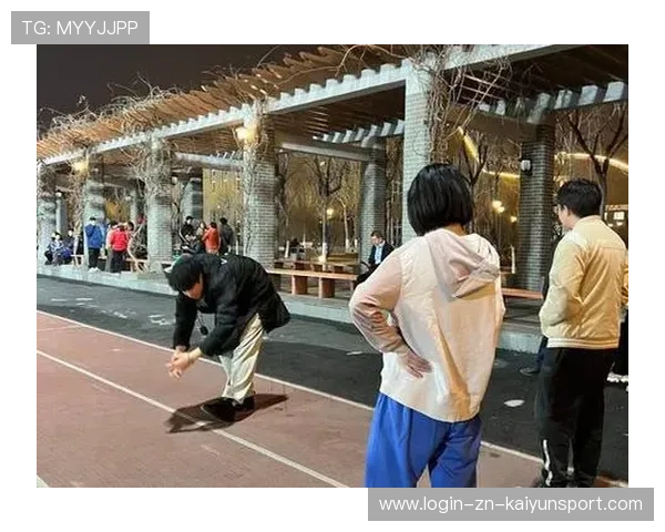 世界滑板学校在青训中设立女性专项基金与导师带教机制，世界滑板比赛